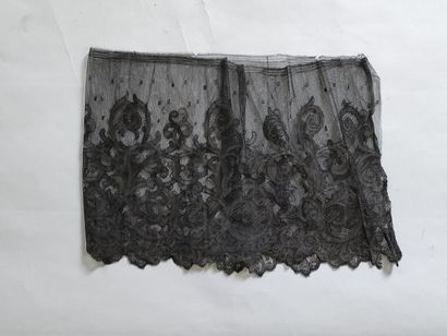 Skirt of top put in flat in lace of Chantilly...