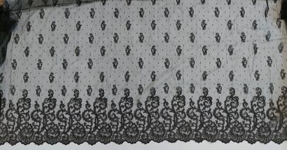 Skirt of top put in flat in lace of Chantilly...