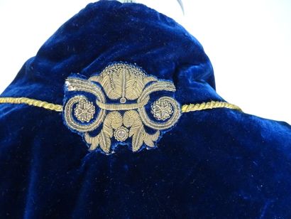 Rare embroidered cape of Pair de France,...