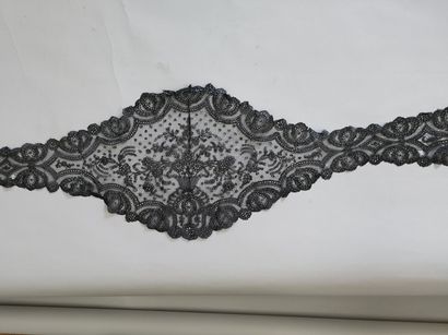 Skirt of top put in flat in lace of Chantilly...