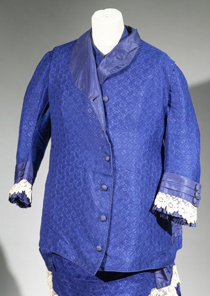 Elegant day dress with transformation signed...