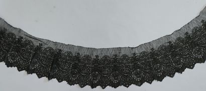Skirt of top put in flat in lace of Chantilly...