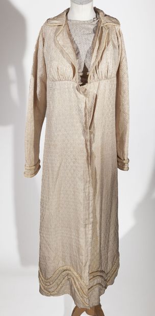 Dress for winter, circa 1820, high-waisted...