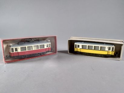 HAMO (HO). 
une motrice électrique rouge...
