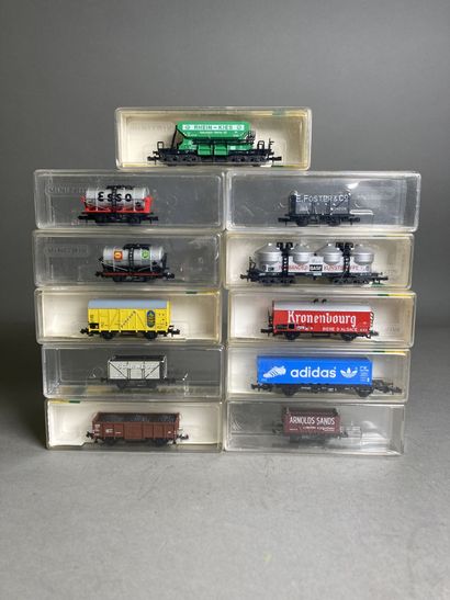 MINITRIX (N). 
Lot de 11 wagons marchandises...