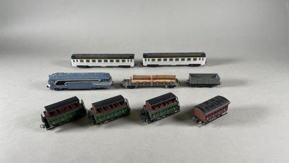 JOUEF (HO)
une locomotive diesel 67001
deux...