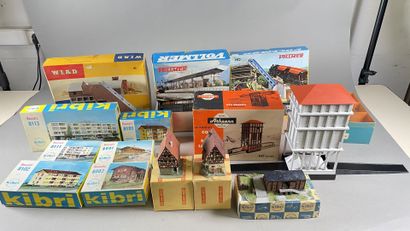 KIBRI et DIVERS (HO). Lot de bâtiments
KIBRI...