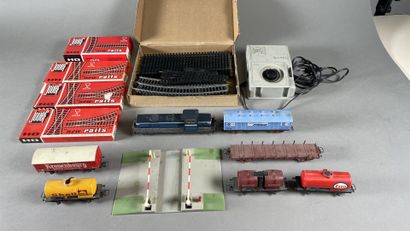 JOUEF (HO).
une loco diesel BB
5 wagons marchandise
un...