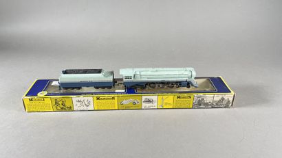 AHM (HO).
Loco 232 et son tender Santa Fe...