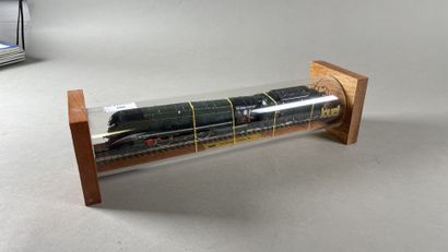 JOUEF (HO). Loco vapeur 231 U1 série limitée...
