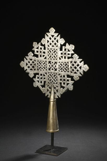 Coptic cross, Ethiopia
Metal
H. 30,5 cm

Provenance...