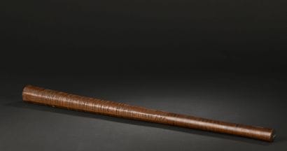 *Massue bovai, Îles Tonga
L. 72,5 cm

Provenance...