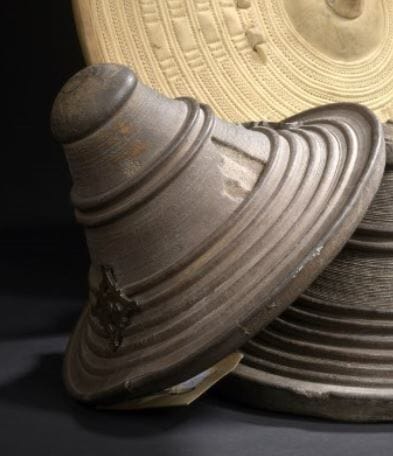 Bouclier Oromo / Galla, Éthiopie 
Cuir, laiton...