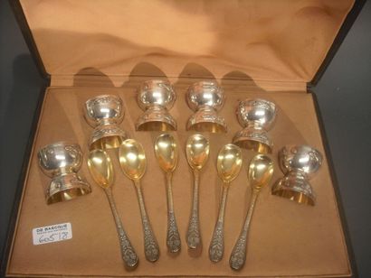 Service de six coquetiers et six cuillers...