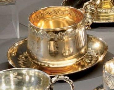 Grande tasse à chocolat en argent vermeillé...