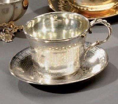 Tasse à chocolat à doucine en argent amati...