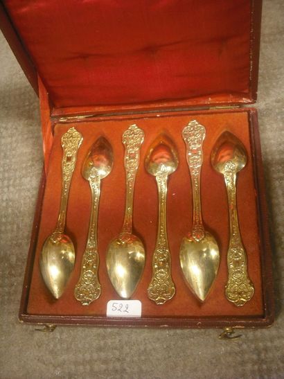 Six cuillères à thé en vermeil à spatule...