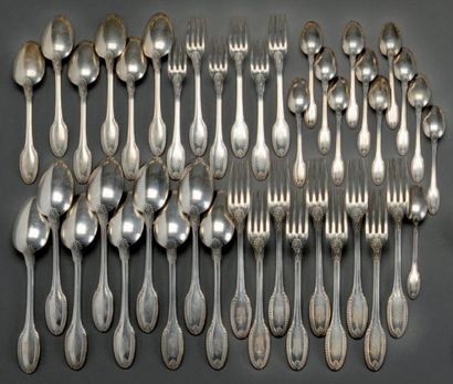 Partie de ménagère en argent, à décor de...