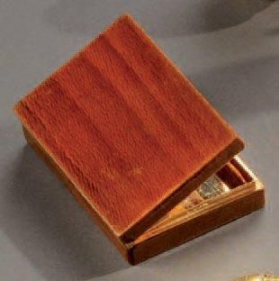 Boîte rectangulaire en acajou doublée vermeil...