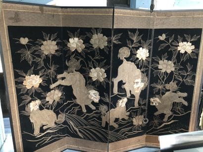 CHINE, vers 1920
Paravent à quatre feuilles...