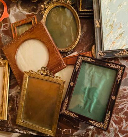 Lot de cadres porte-photos en laiton, bronze,...
