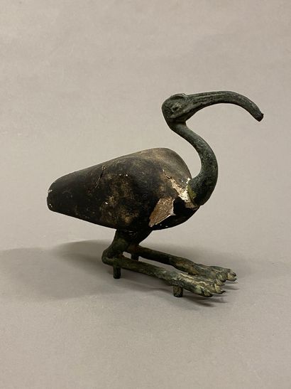 Ibis en métal à patine verte et patiné noir.
De...