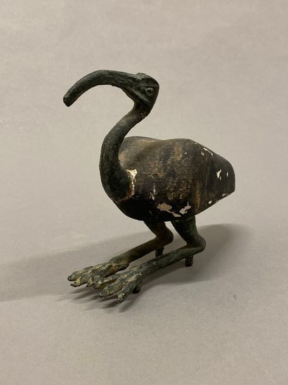 Ibis en métal à patine verte et patiné noir.
De...