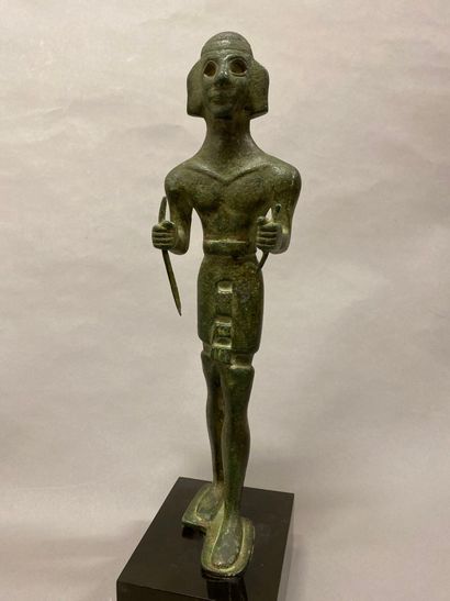 Personnage dans le goût antique en bronze...