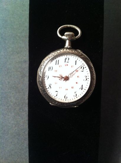 Petite montre de col en argent Poids brut:...