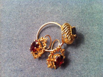 Demi-parure comprenant une bague et une paire...