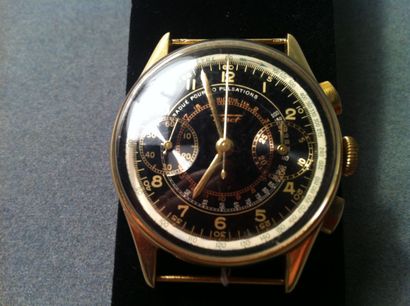 Un boitier de chronographe homme, de la marque...