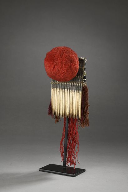Southwest China, 19th/20th century
Bone comb...