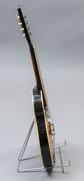 BRUNO electric mandolin (logo missing on...