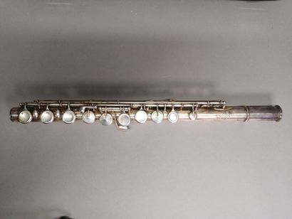 Silver-plated transverse flute by Henri Selmer,...