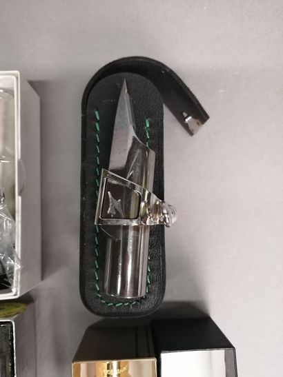 Set of new saxophone mouthpieces including:
1...