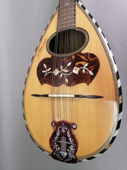La Vésuvienne mandolin, signed on the top....