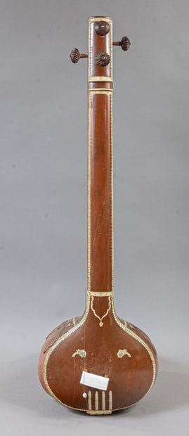 Tampoura made in India around 1950. Length...