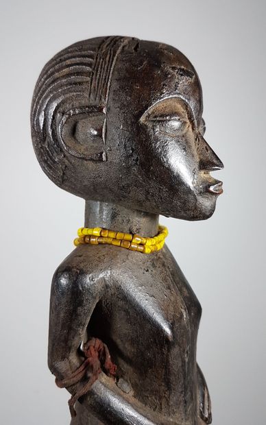 Luba, DR Congo
Divination rattle on calabash....