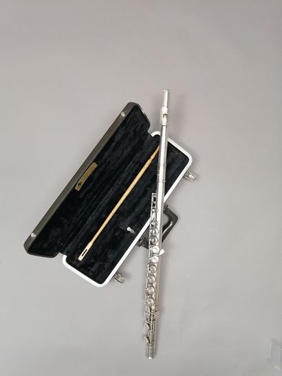 Selmer Bundy transverse flute, solid tops....