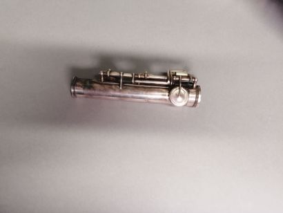 Silver-plated transverse flute by Henri Selmer,...