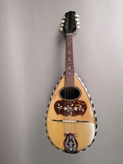 La Vésuvienne mandolin, signed on the top....