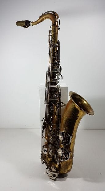 Engraved tenor saxophone STUDIUM DOLNET n°...