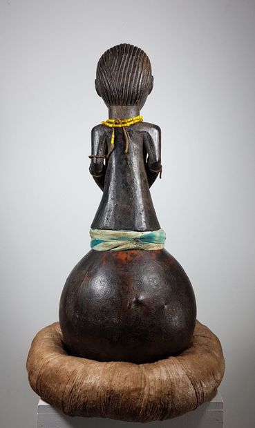 Luba, DR Congo
Divination rattle on calabash....