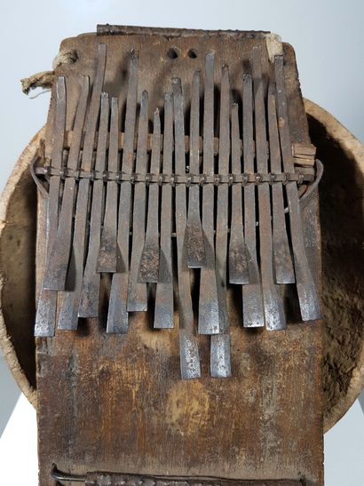 Chokwe, Angola, first half of the 20th century.
Interesting...