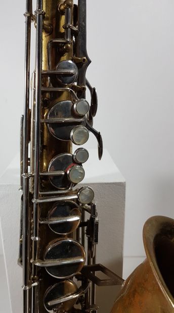 Engraved tenor saxophone STUDIUM DOLNET n°...