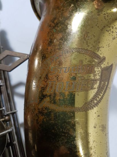 Engraved tenor saxophone STUDIUM DOLNET n°...