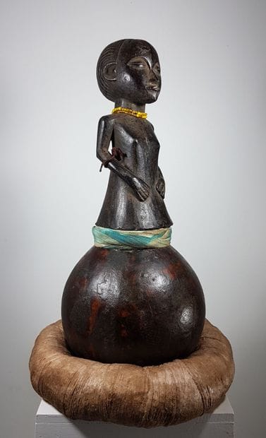 Luba, DR Congo
Divination rattle on calabash....