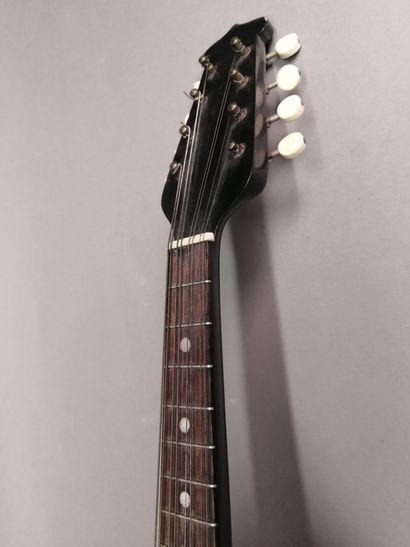 La Vésuvienne mandolin, signed on the top....