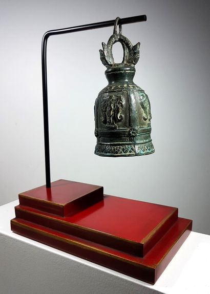 Thailand
Ritual bell with internal clapper...