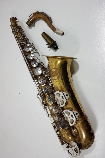 Engraved tenor saxophone STUDIUM DOLNET n°...